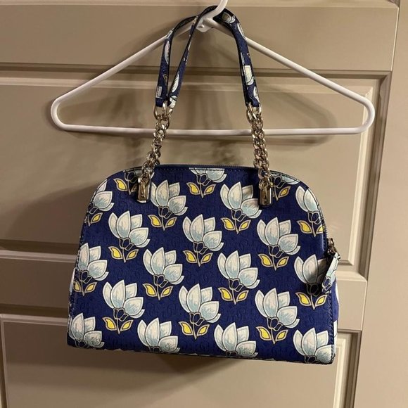 GUESS Purse - Picture 2 of 11